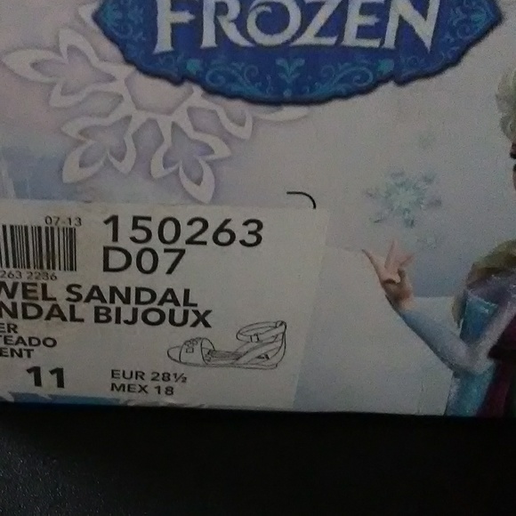 NWT Girls Disney Frozen sandals easy on/off - Picture 3 of 7